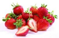 草莓在冷藏库中速冻保鲜贮藏的方法